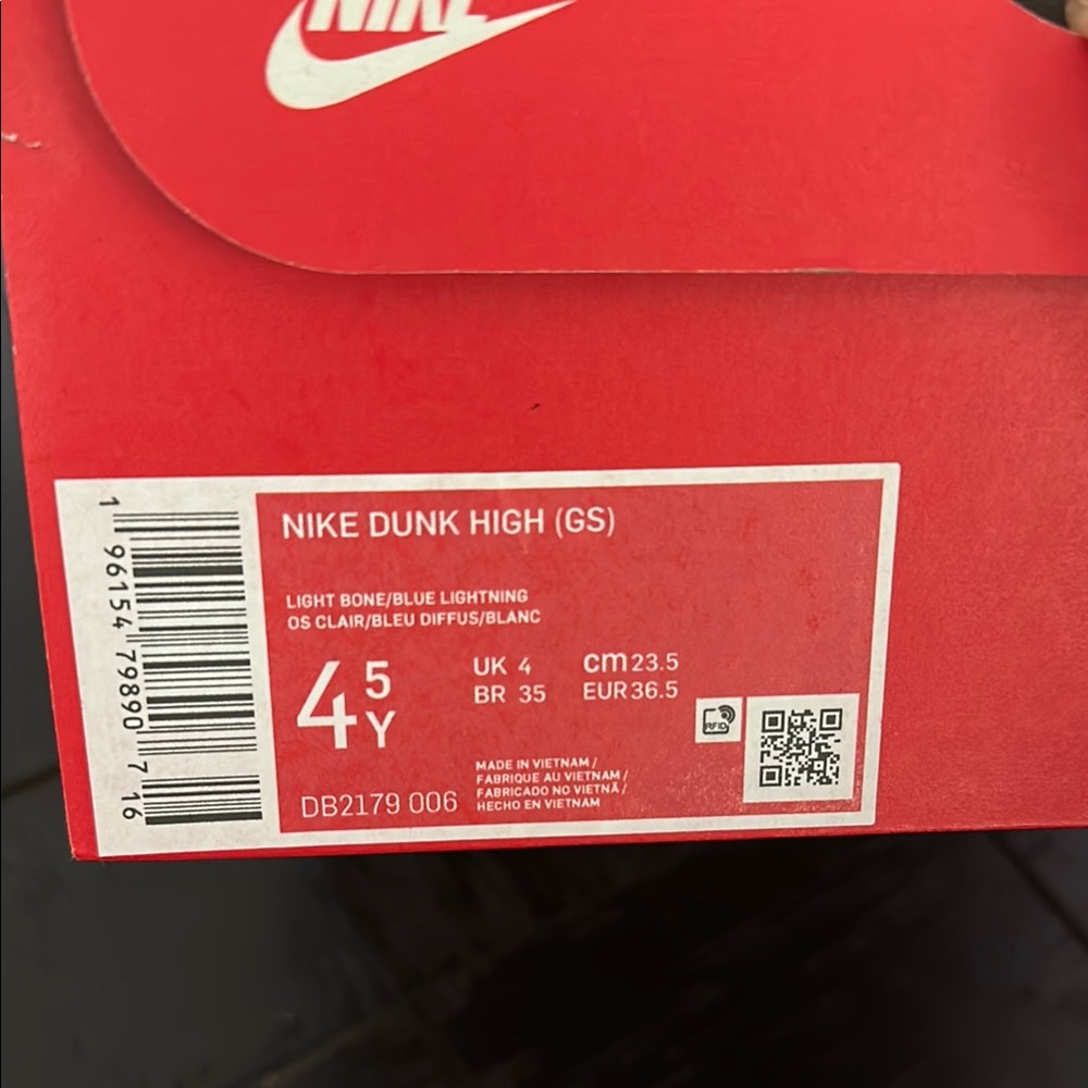 NWT Nike Dunk Highs - Size 4.5Y - Picture 6 of 6